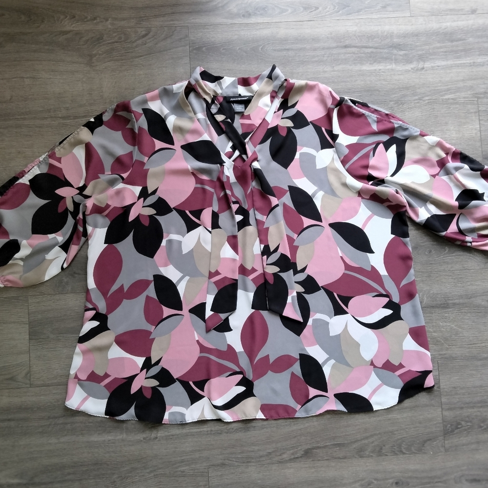 Ashley Stewart Cutout 3/4 Sleeve Floral Print Flowy Shirt Plus Size 26/28 W